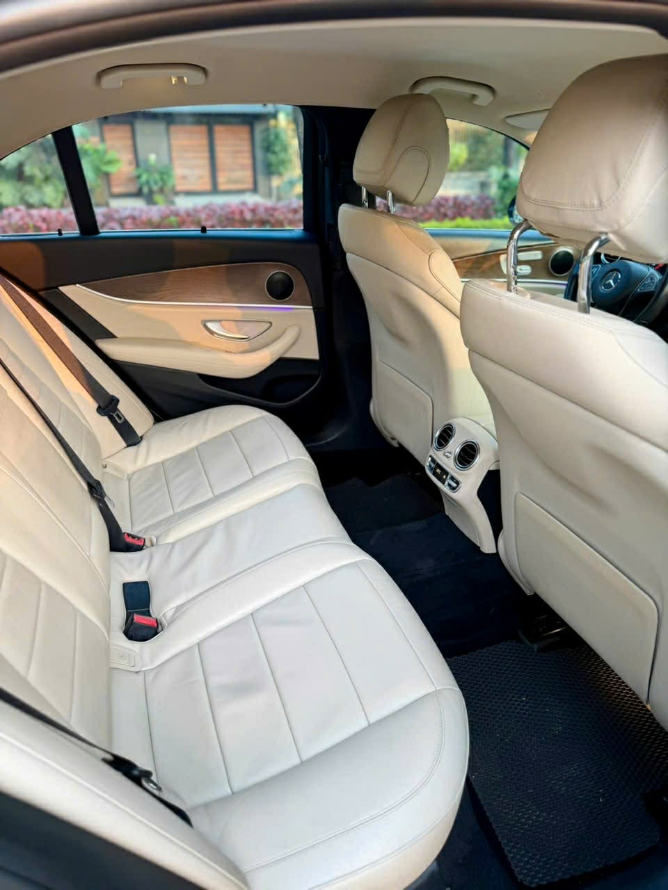 E200 2018 Model 2019 phần mềm tiếng việt&nbsp; lăn bánh 9.8 vạn km xe full lịch sử hãng Mec An Du&nbsp;